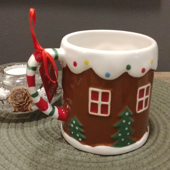 NWT Gingerbread House Christmas Holiday Mug - Picture 2 of 3